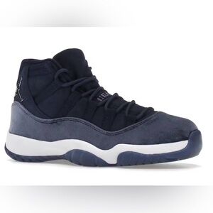 Women’s Air Jordan 11 Retro Midnight Navy / Metallic Silver Sneakers